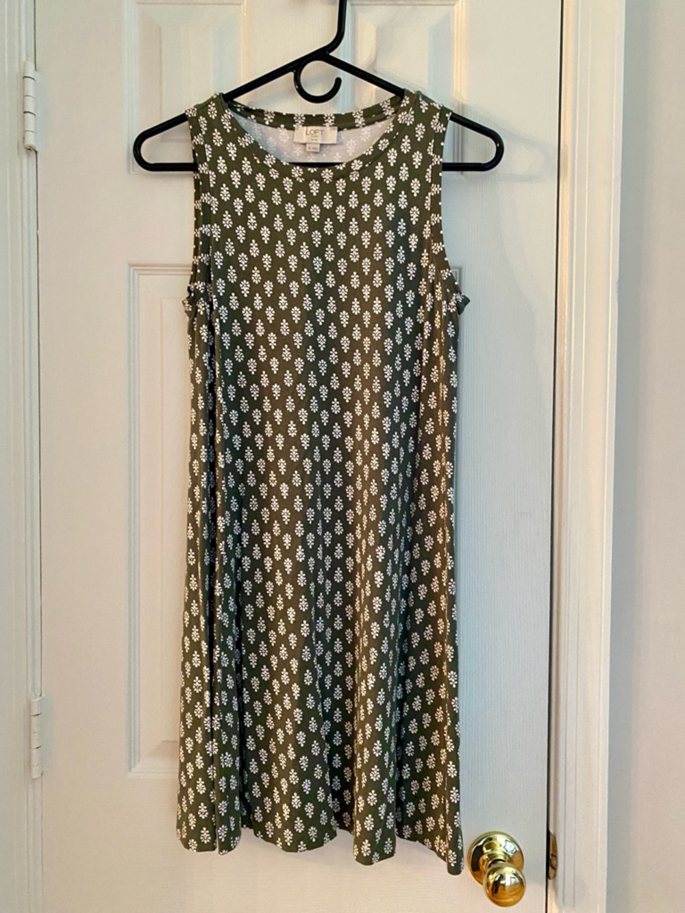 LOFT Women’s Petite Sleeveless Olive Green Printed Swing Dress